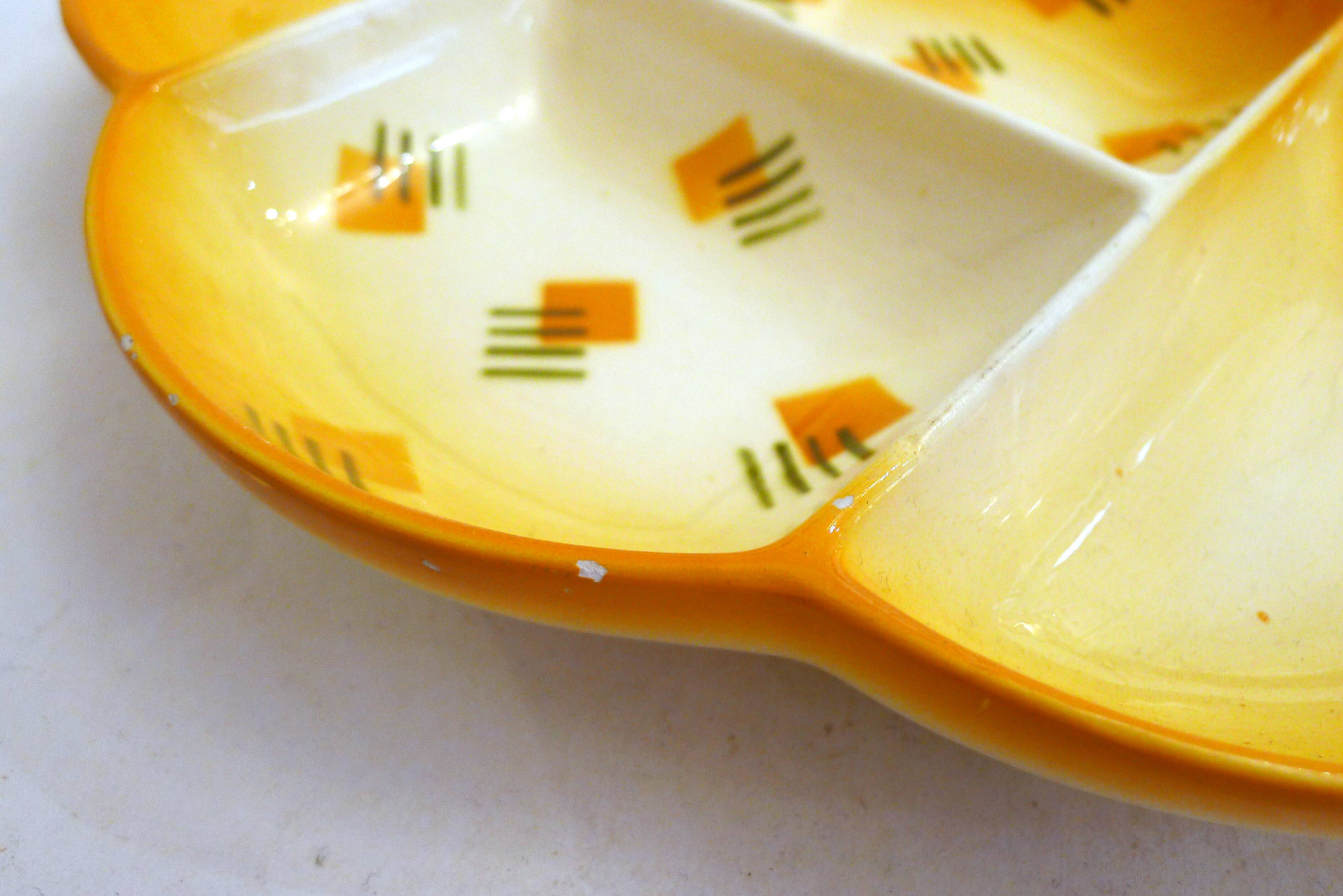 Plat Apéritif Bauhaus en faïence, décor graphique
