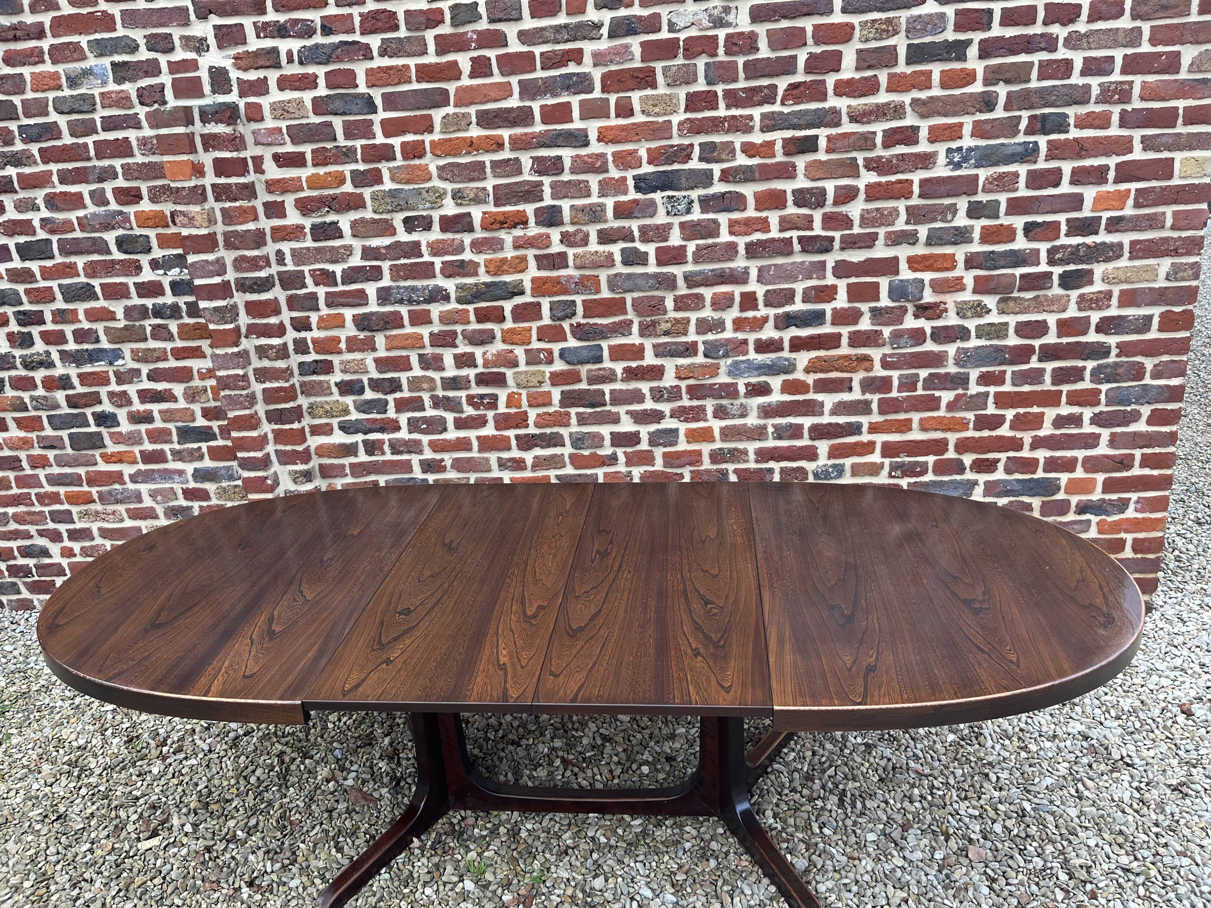 Baumann design oval dining table