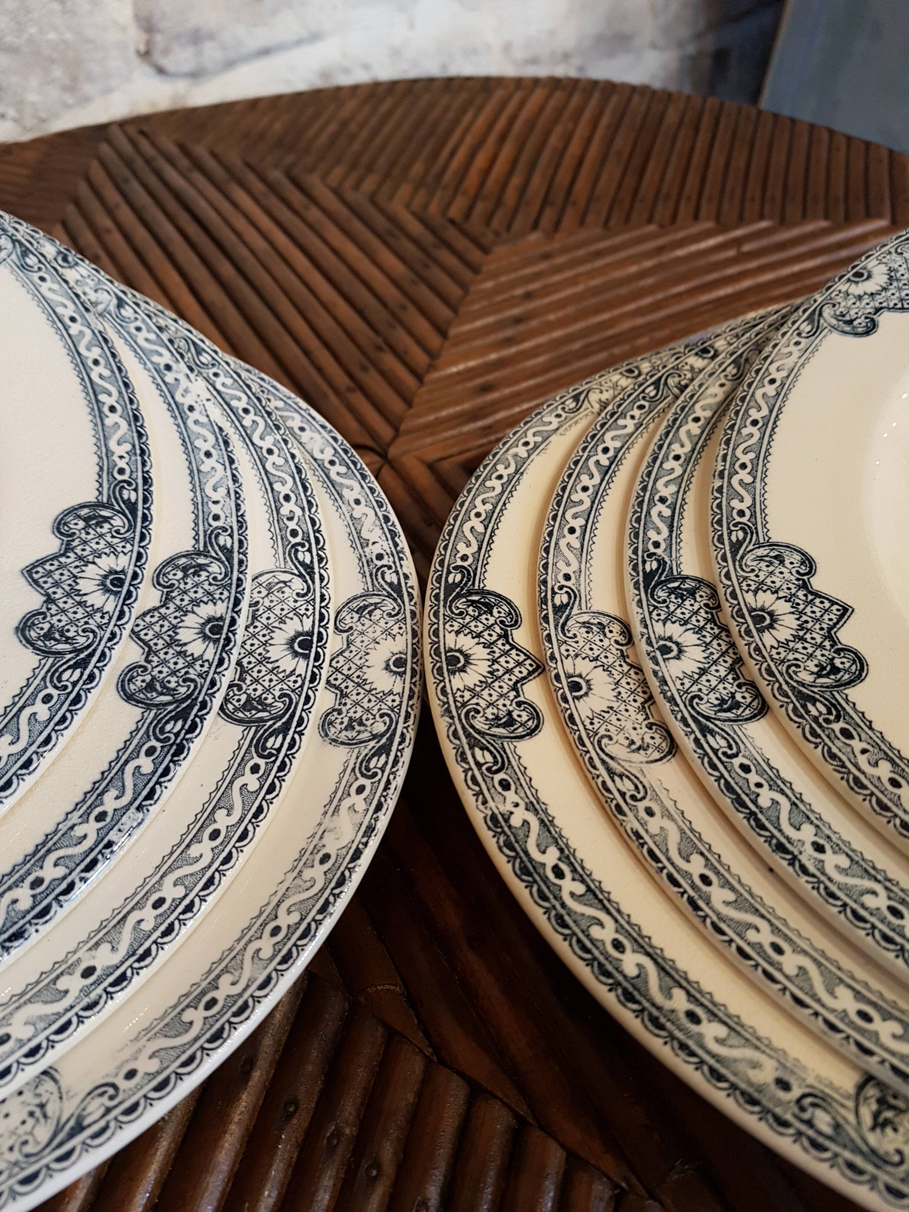 Series of 8 soup plates Earth iron model Jumièges