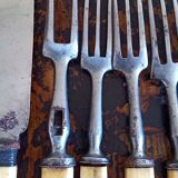 Thornhill London - 4 knives + 8 forks - Victorian period 19th century