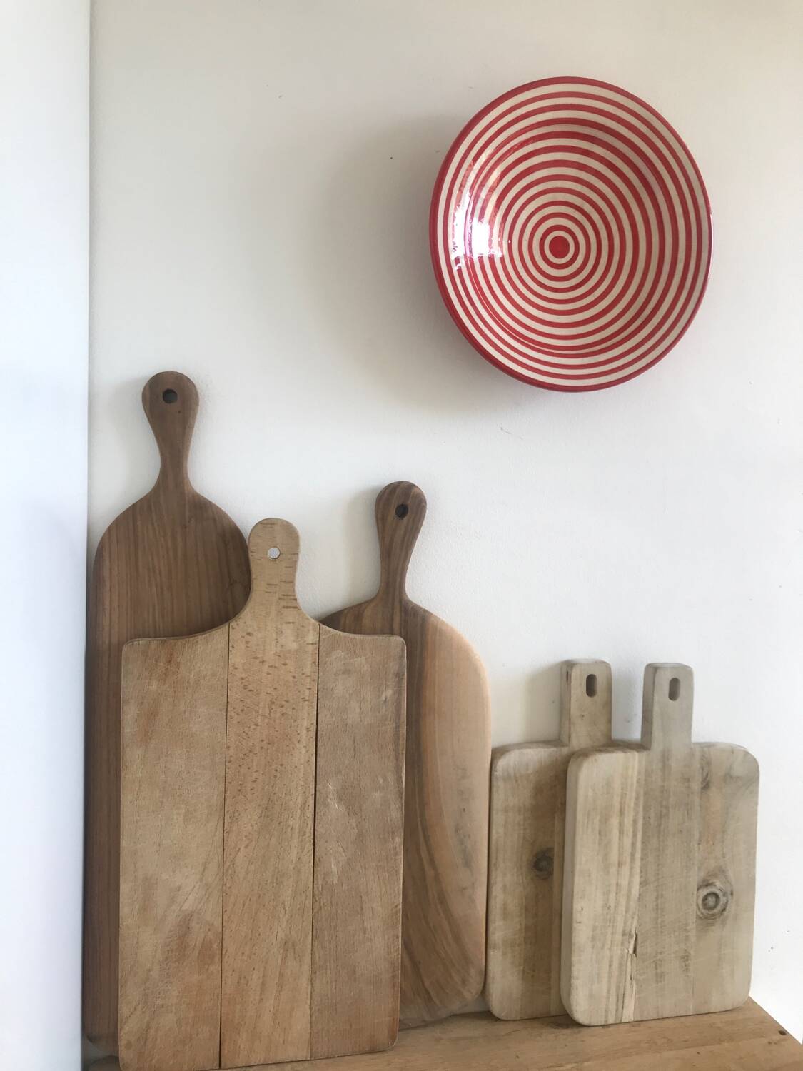 Round Moroccan terracotta dish, striped patterns