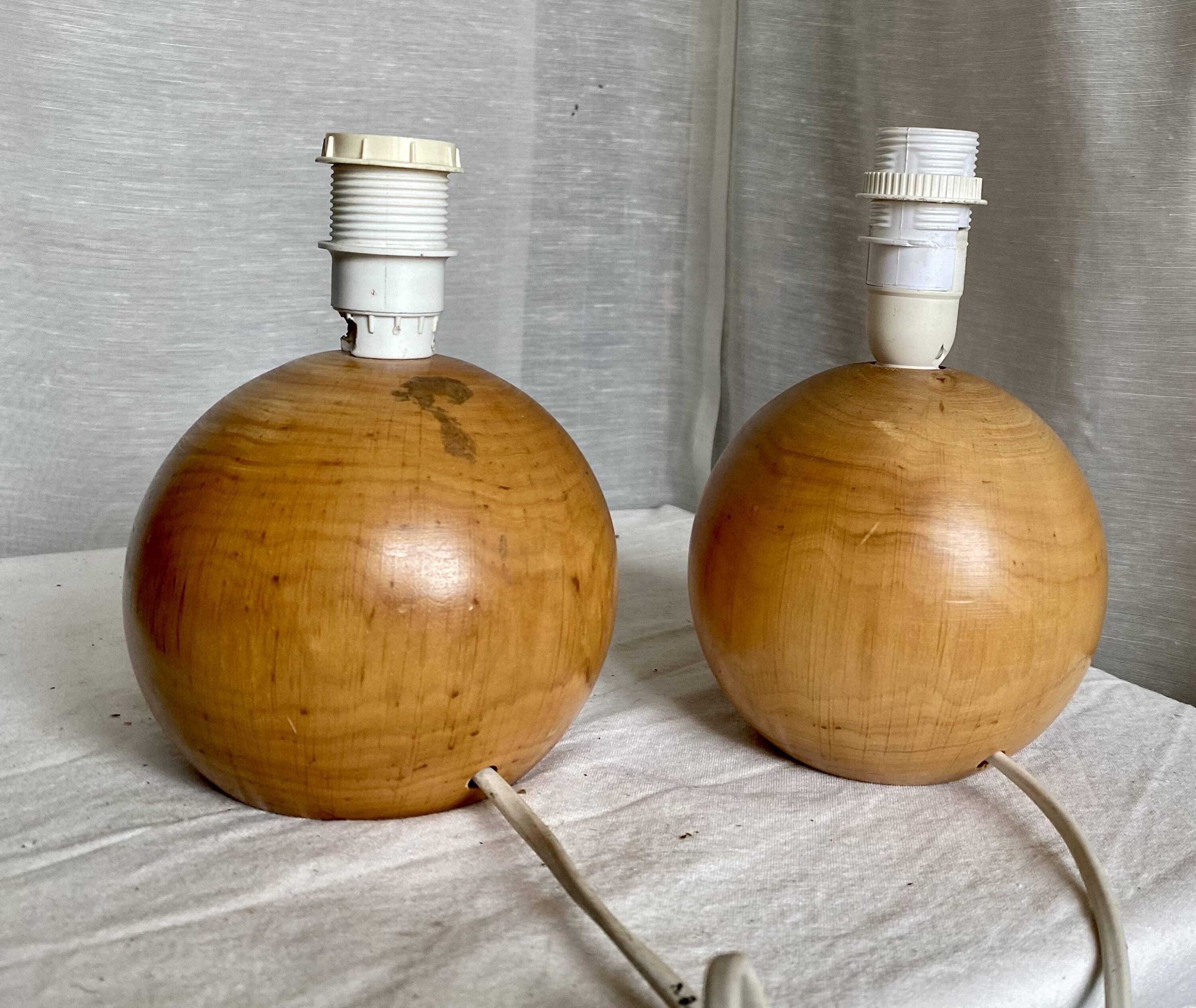 Paire de lampes de chevet boules bois tourné vintage 1970