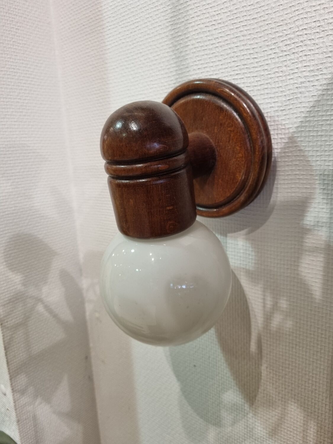 Wall sconce
