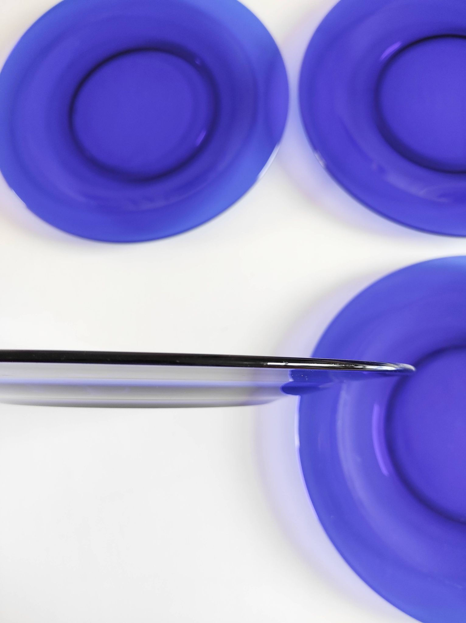 6 blue glass dishes