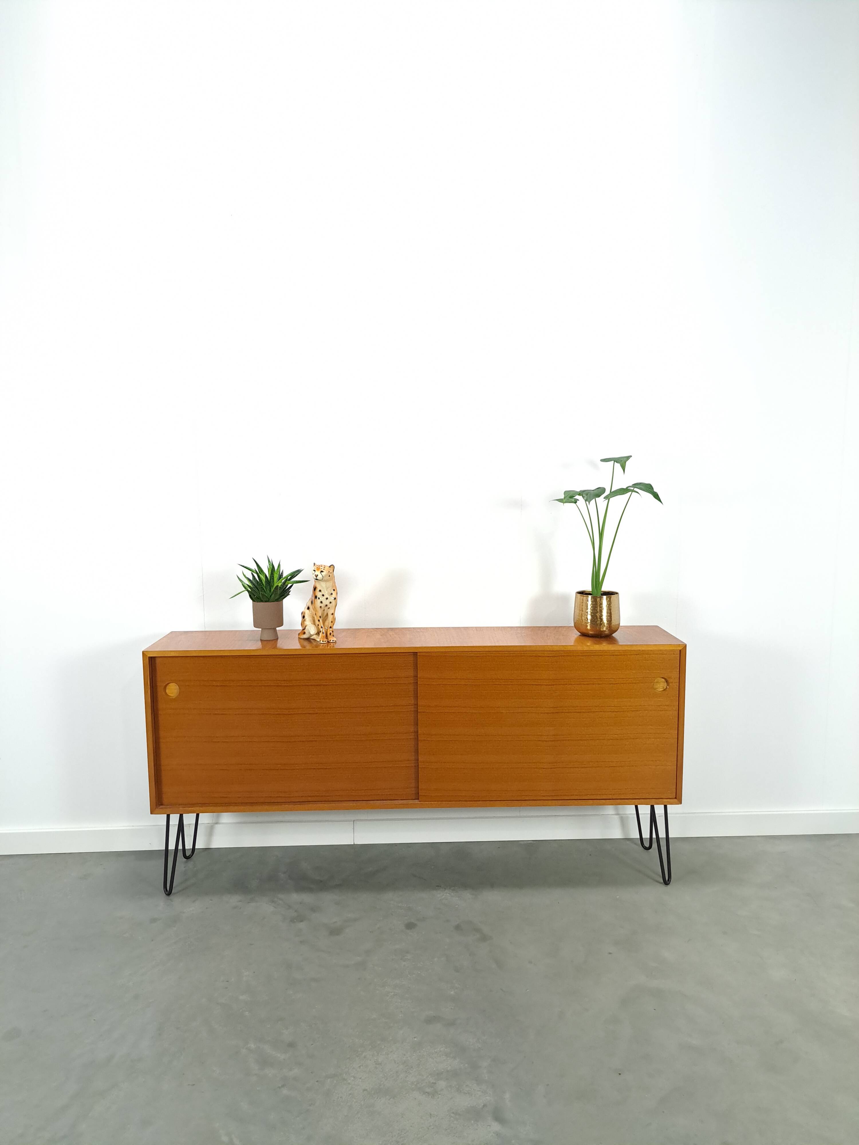 Dressoir vintage en teck en épingle à cheveux