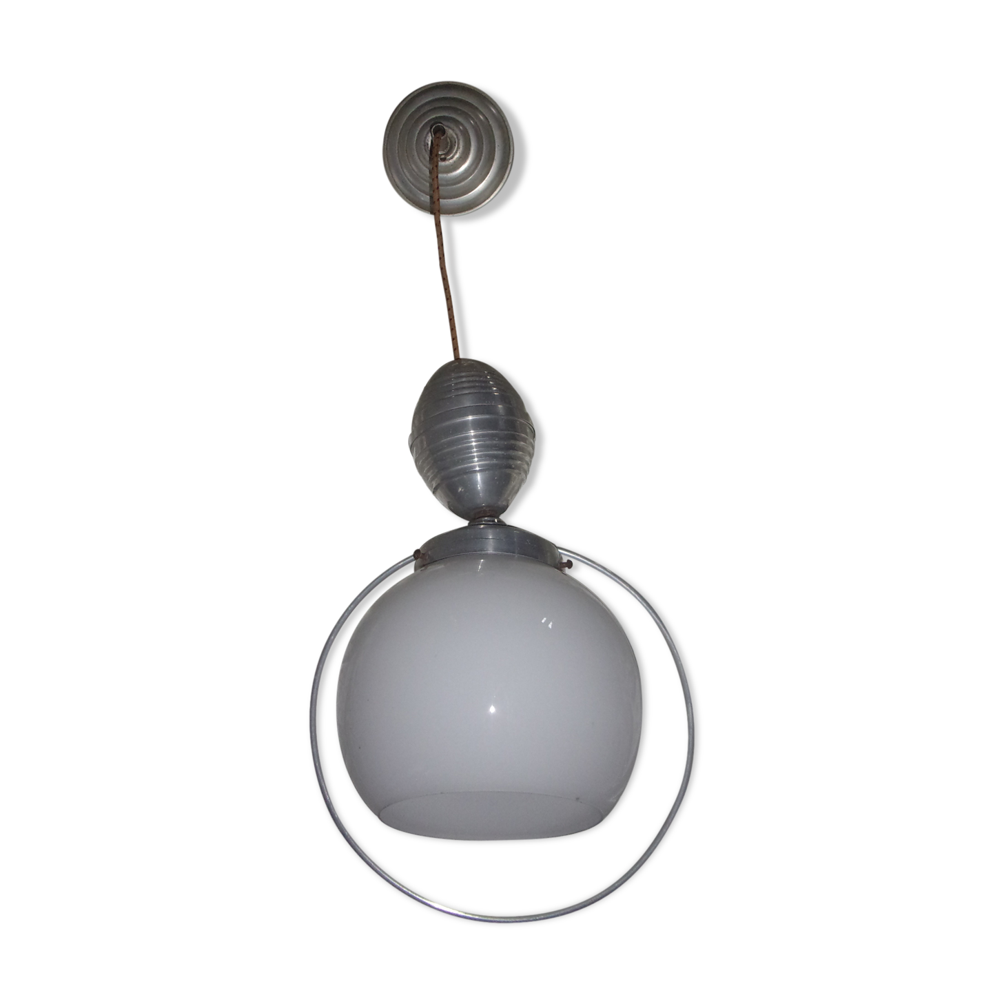 Adjustable glass ball suspension