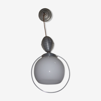 Adjustable glass ball suspension