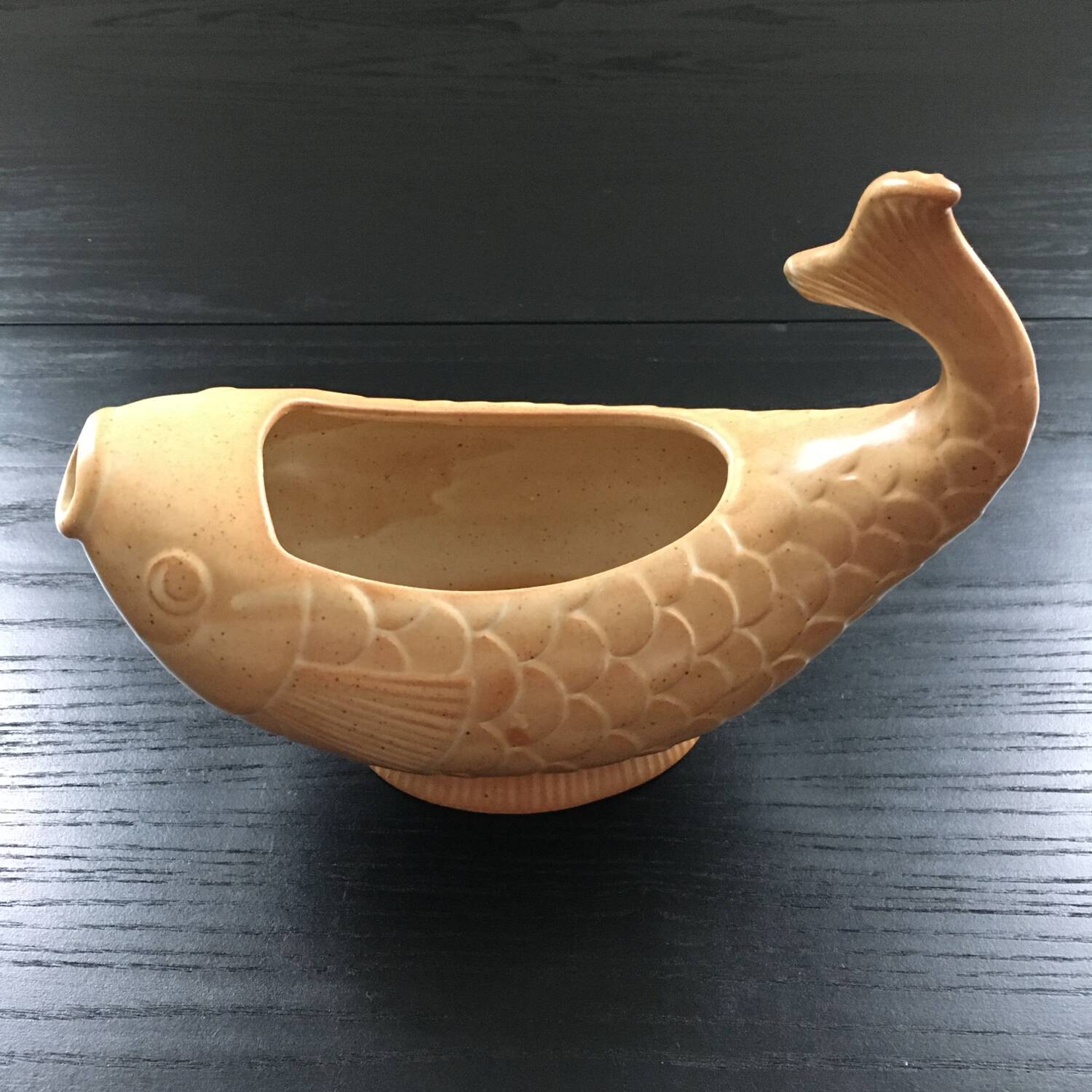 Fish cache pot in stoneware