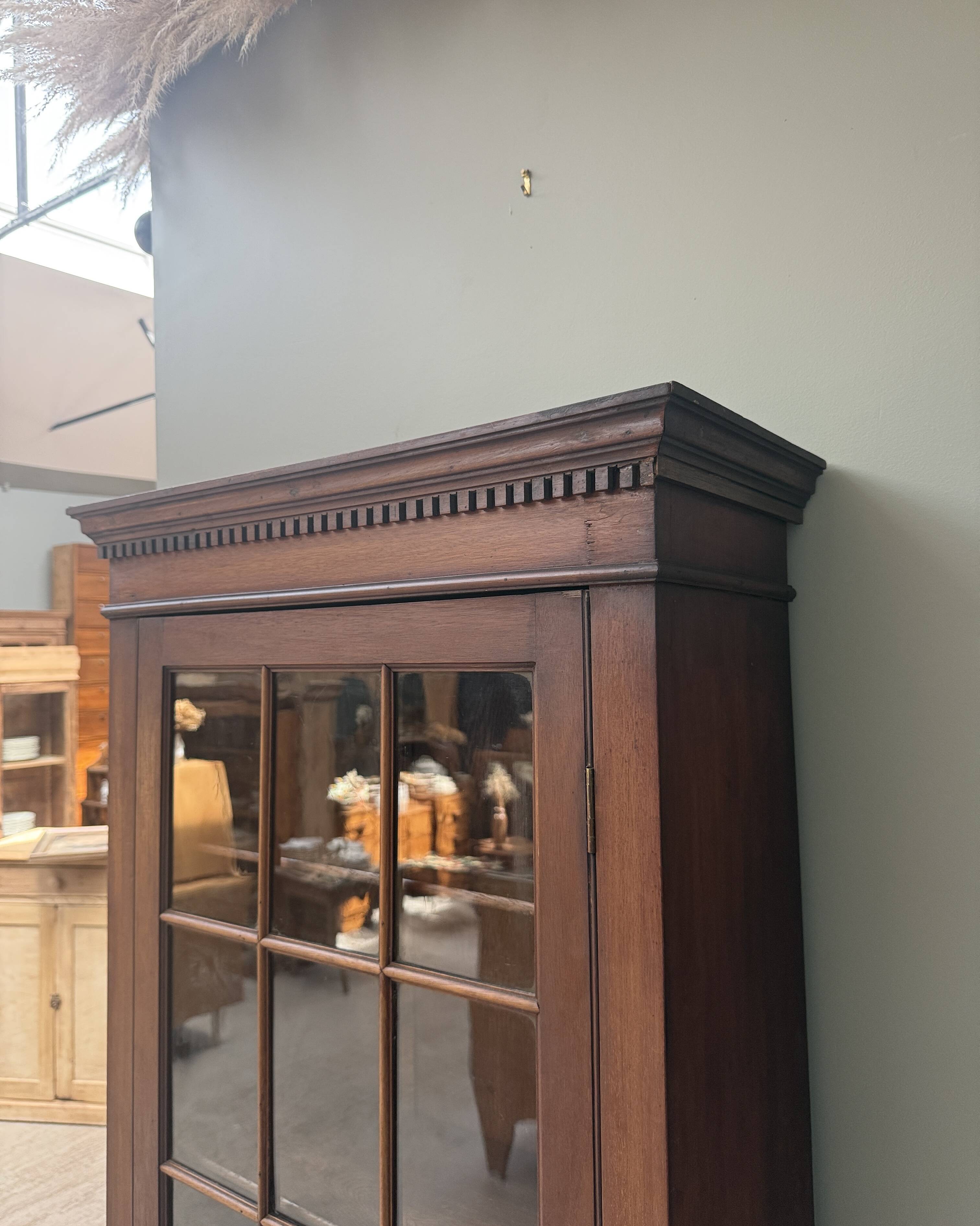 Bibliothèque vitrine anglaise