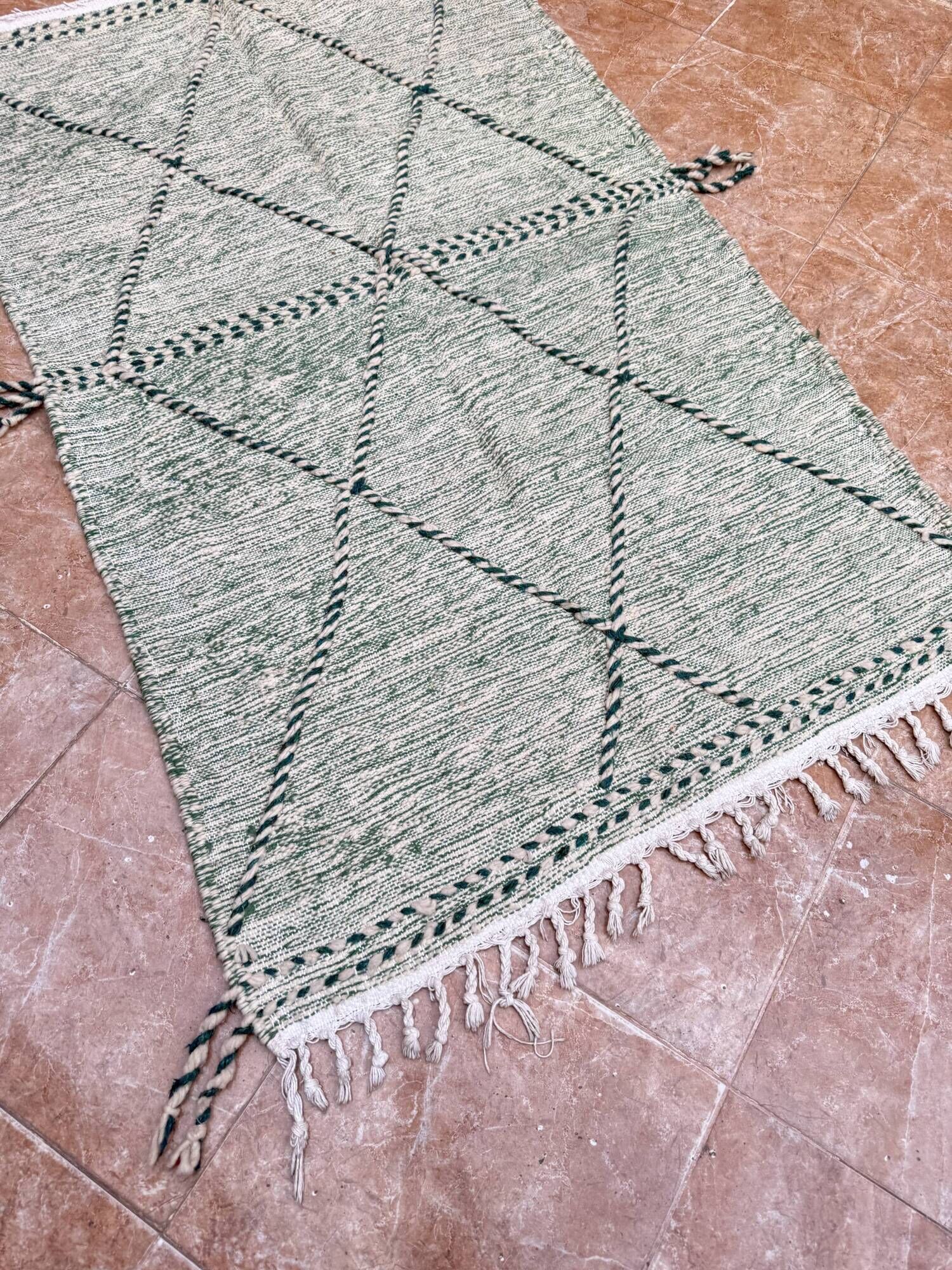 Small Moroccan Berber rug (Zanafi kilim) for bedroom and living room.