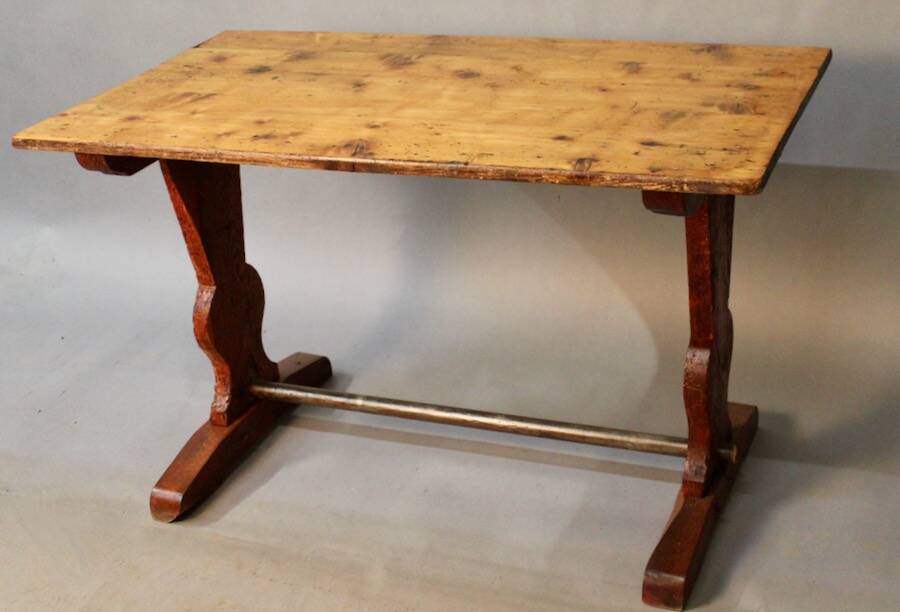 Table de bistrot avec une rallonge amovible