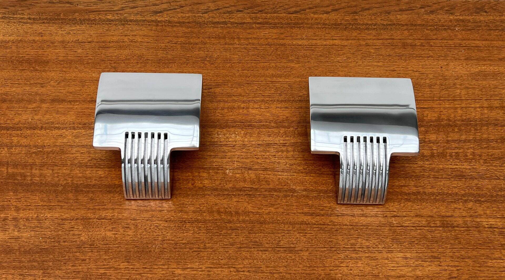 Vintage Postmodern Spanish wall sconces model Arqui Pe in aluminium by O. & S. Devesa for Metalarte, 1990s, set of 2