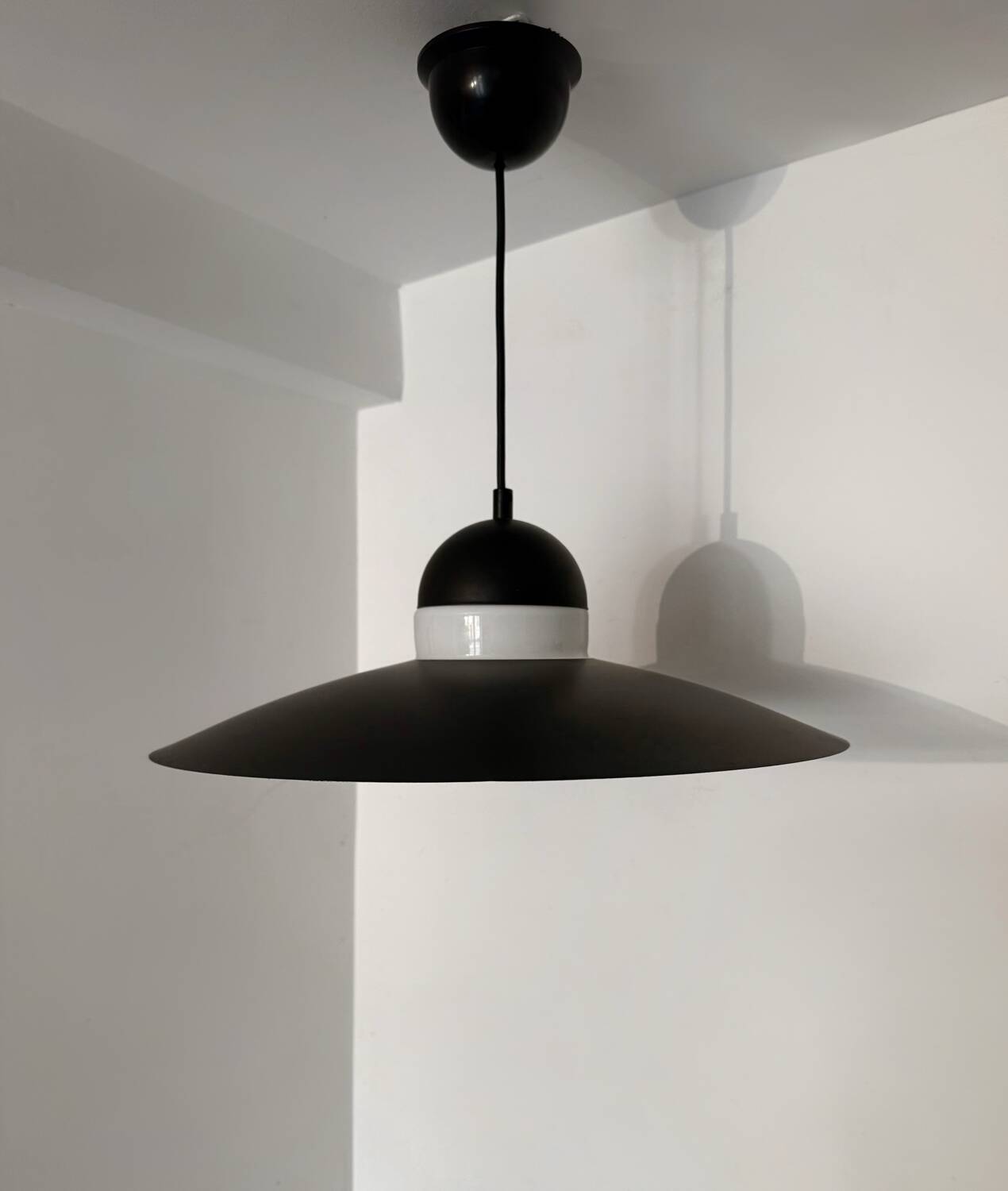 Memphis design chandelier from the 80s