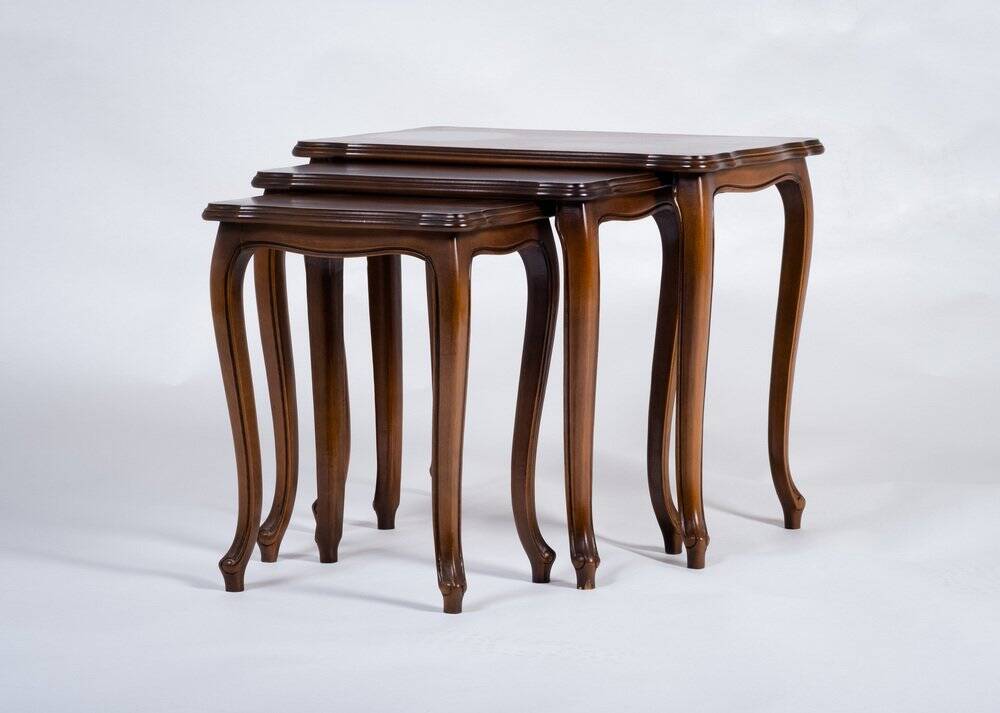 Vintage Style Louis XV Nesting Tables in Walnut, Set of 3
