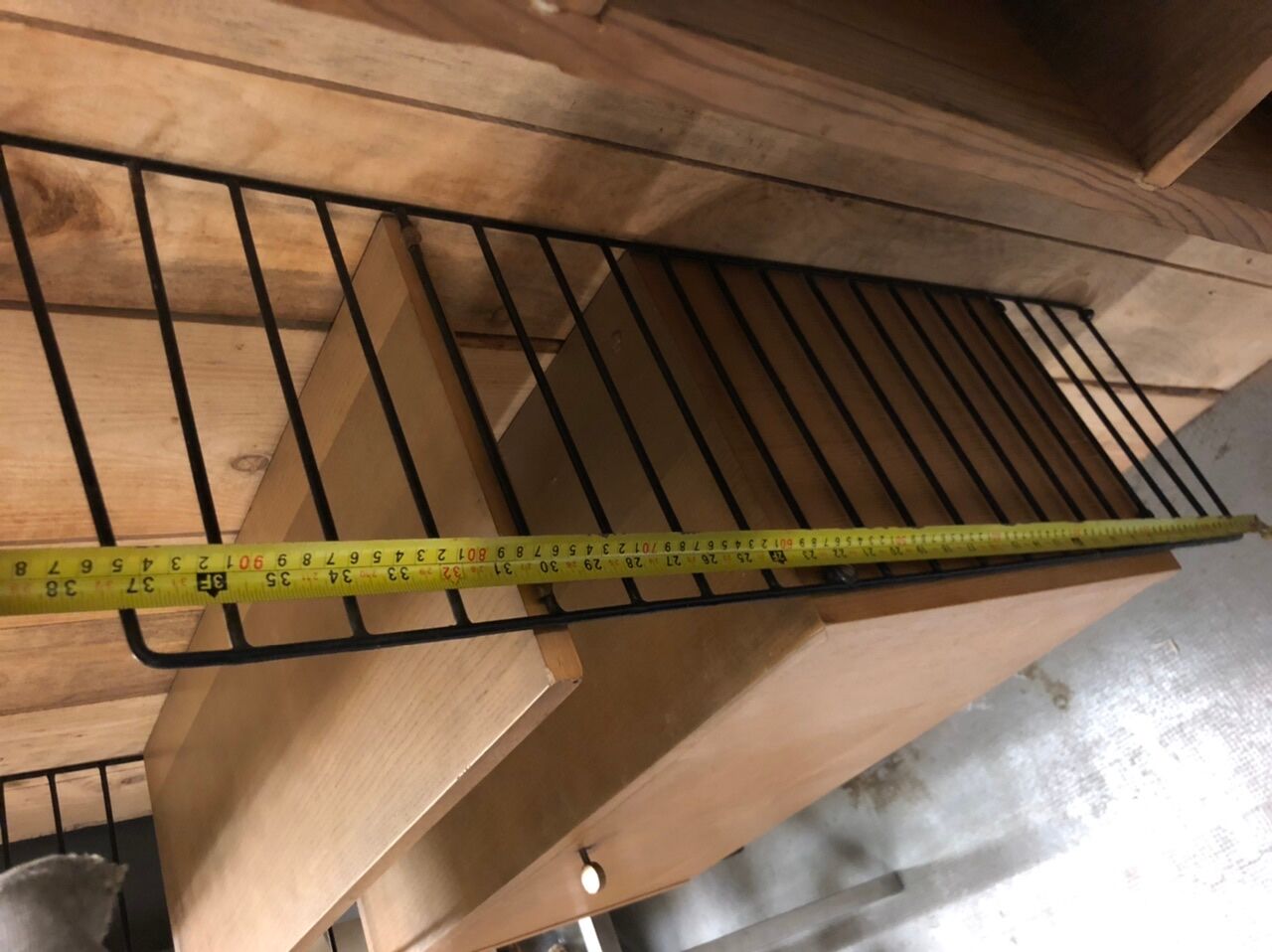 Wall unit ntrinning strinning shelf desk for string design