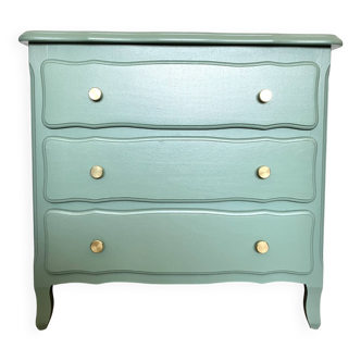 Wooden chest of drawers