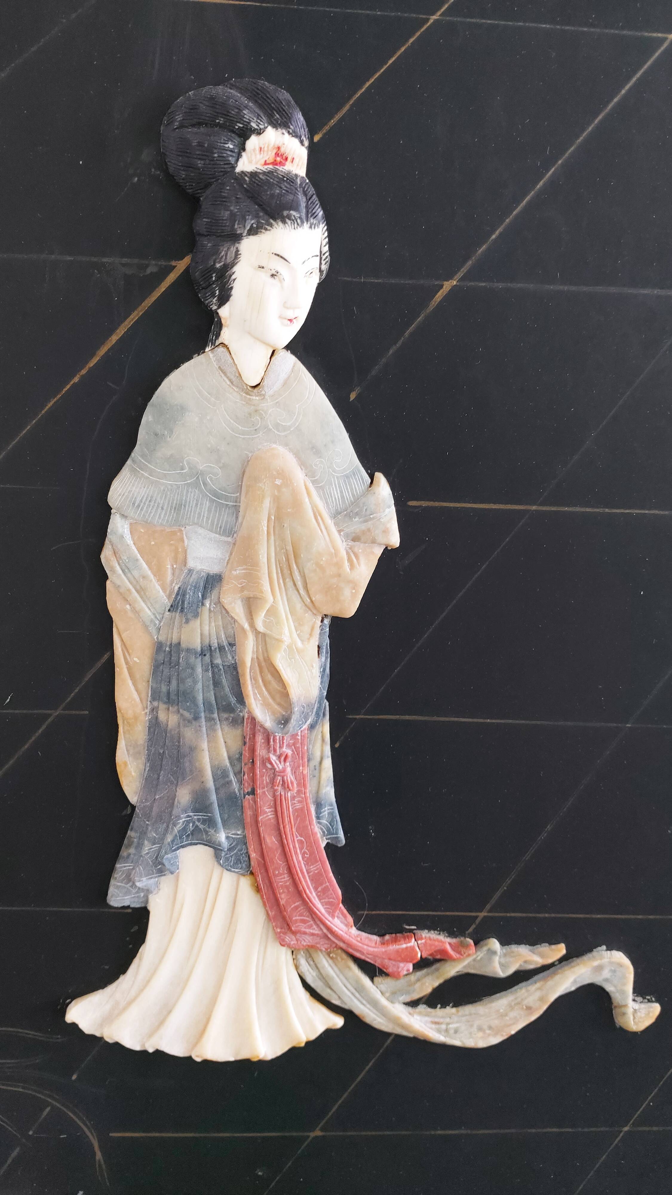 Chinese screen in black lacquer and marble stone