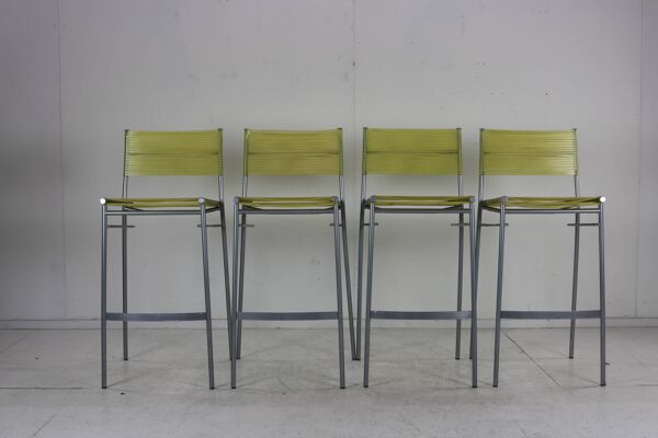 Ensemble de quatre tabourets de bar par Tito Agnoli pour Pierantonio Bonacina