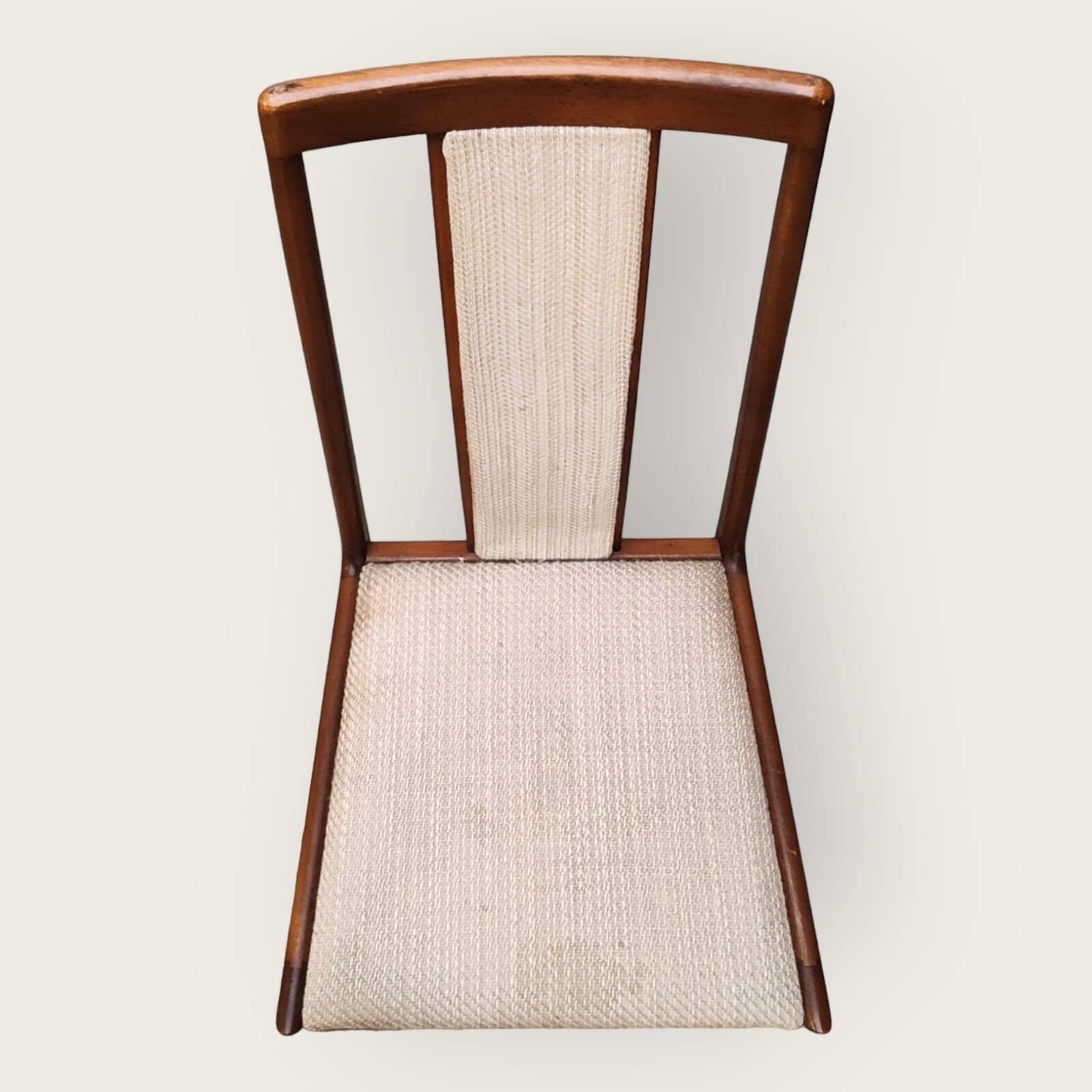 Quatre chaises de table de salle à manger Mid Century