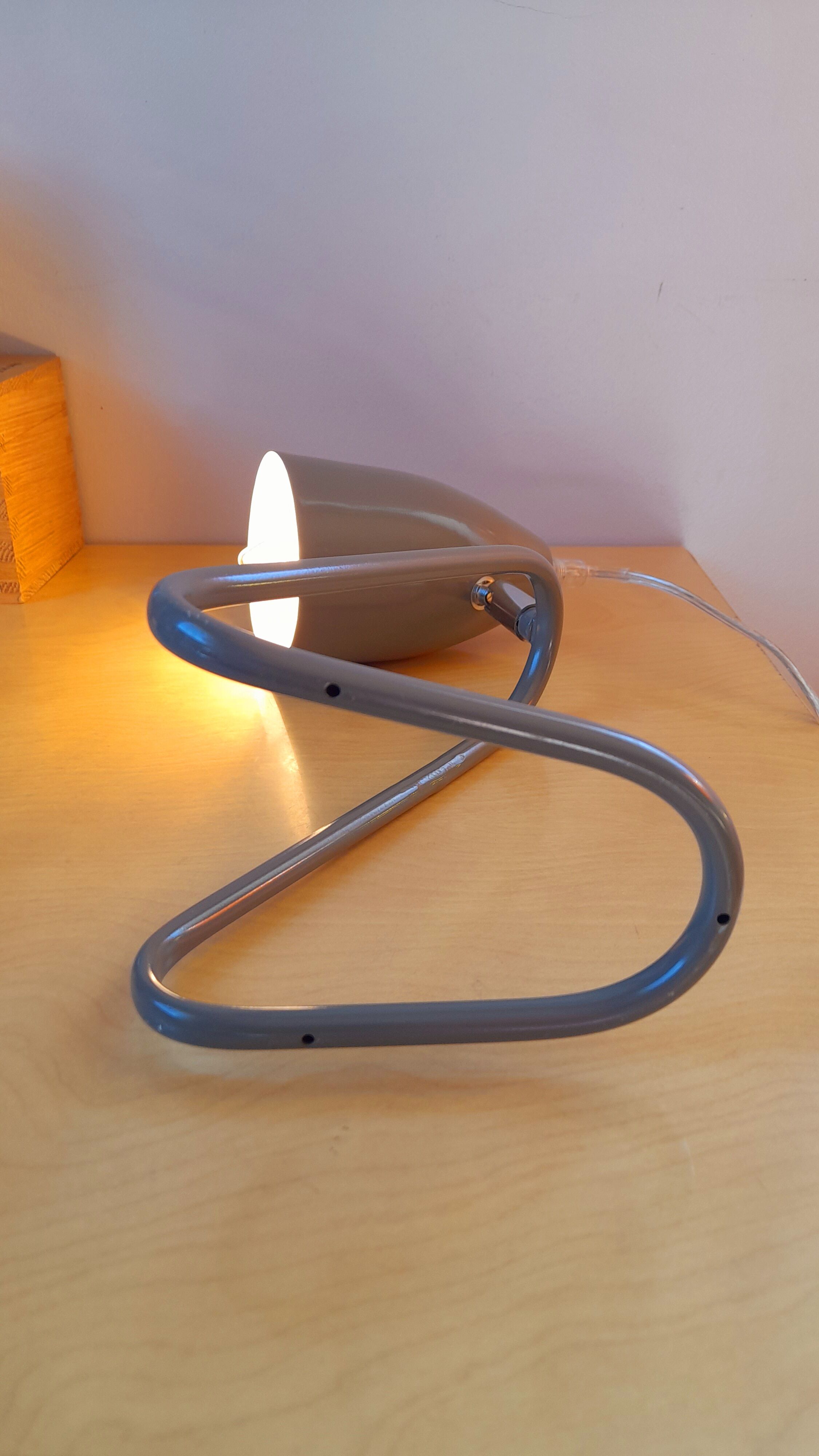 Desk lamp
