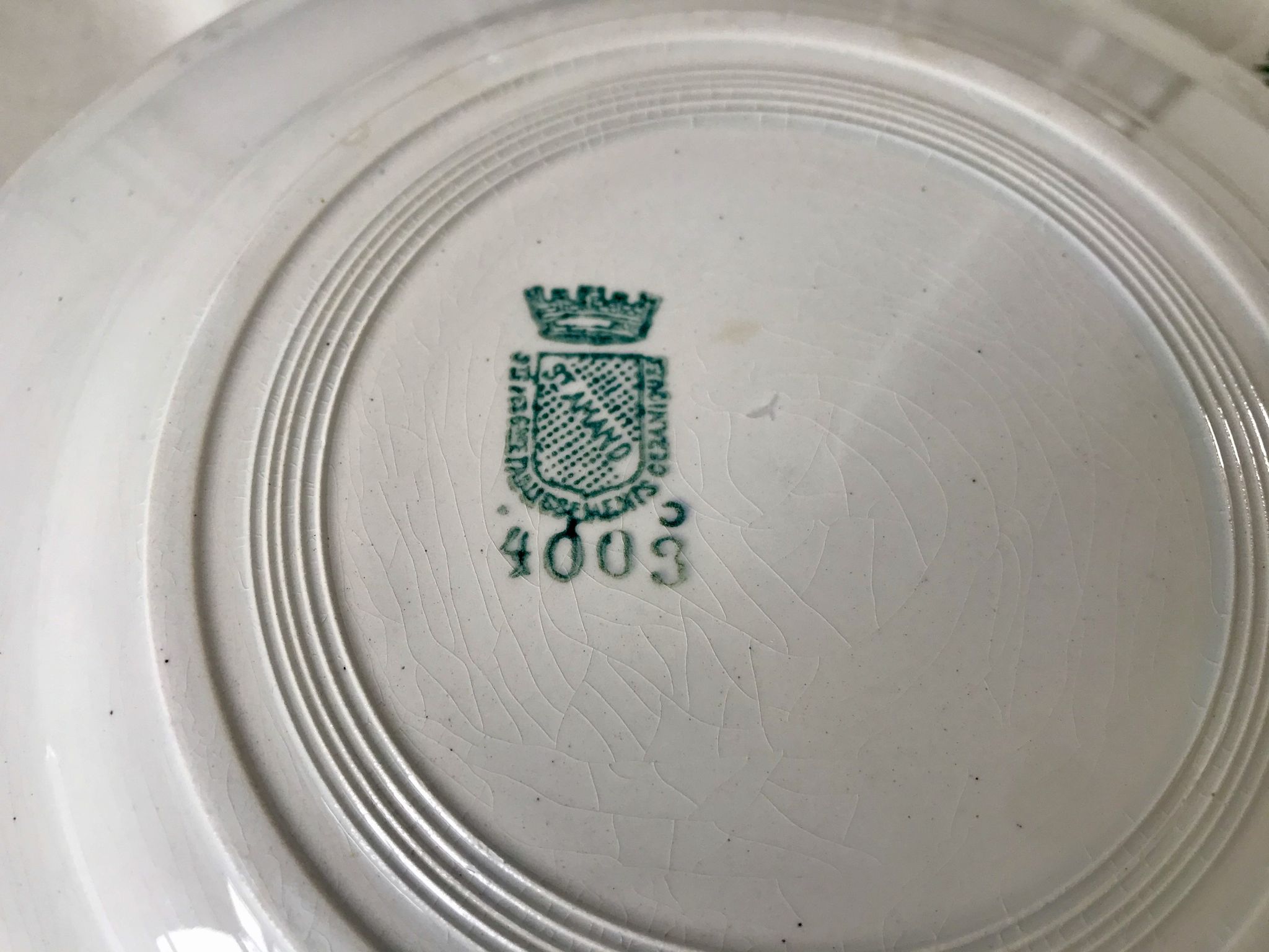 Lot de 4 assiettes plates Terre de Fer Saint-Amand XIXème