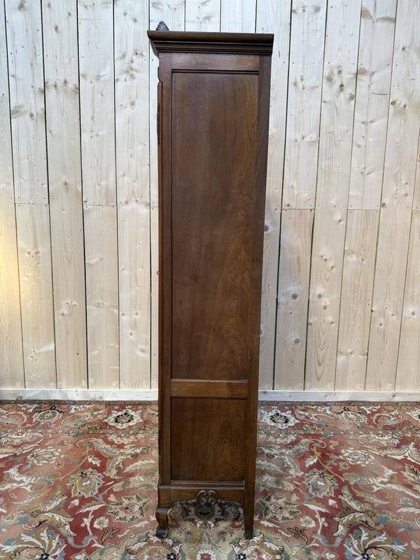 Vitrine - Bibliotheque étroite de style Louis XV en noyer