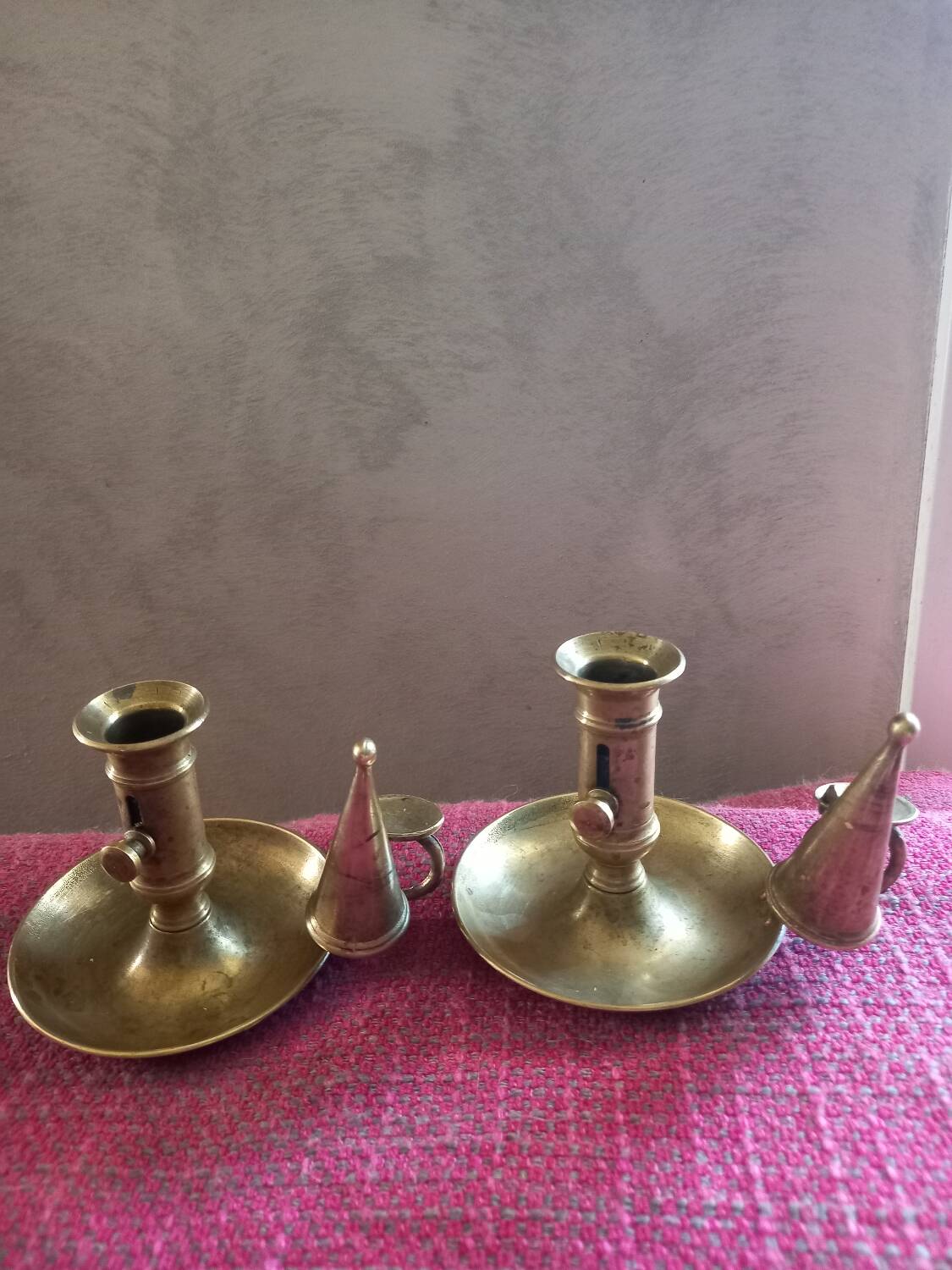 Hand candle holder