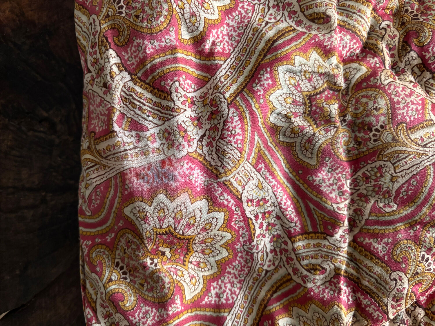 Vintage duvet/bedspread with a paisley pattern.