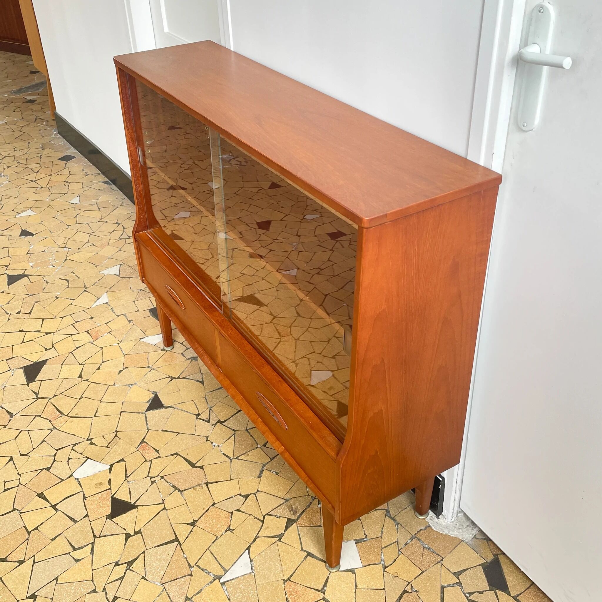 Console / Jentique Showcase