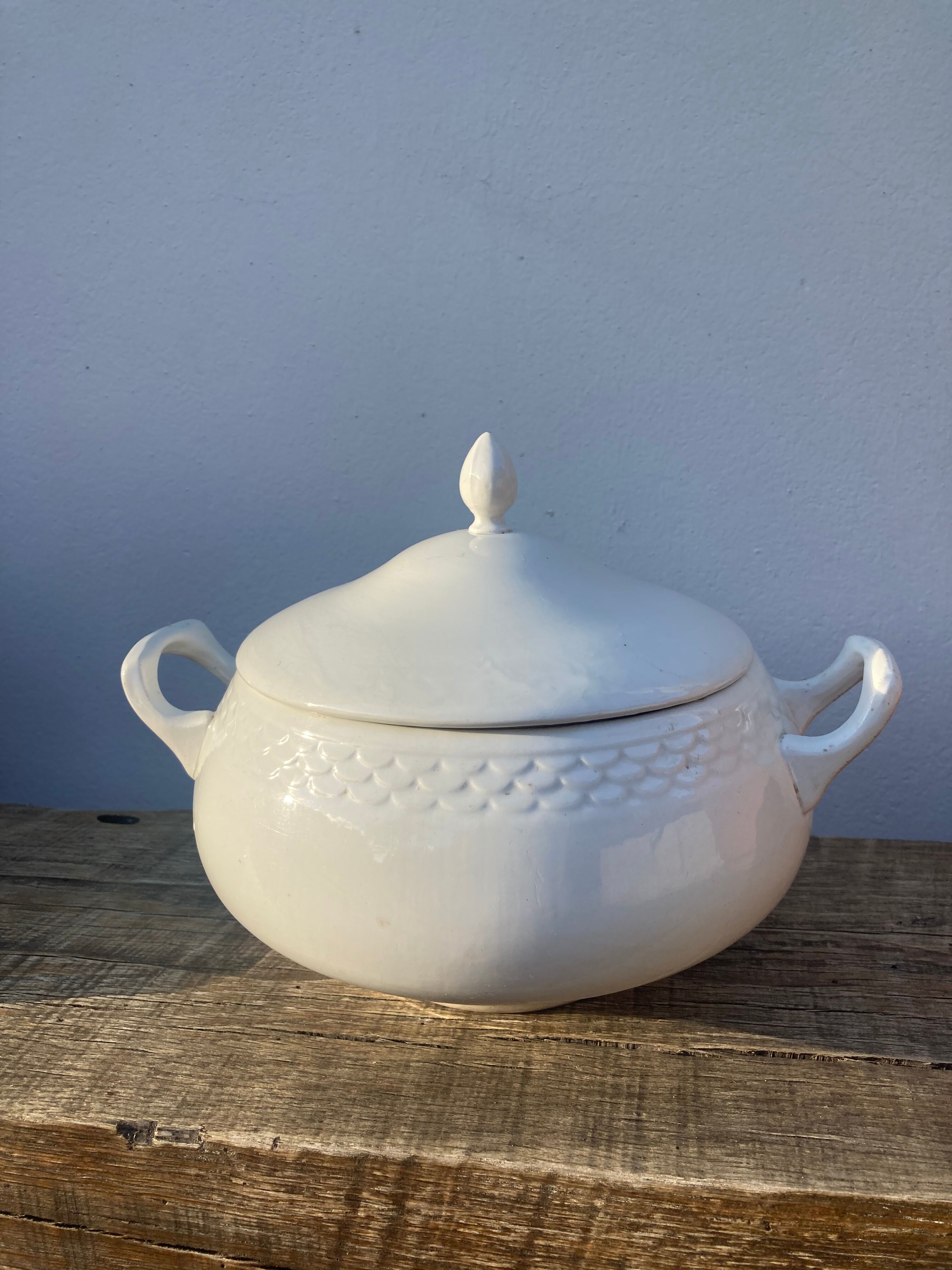 Earthenware tureen nineteenth old white