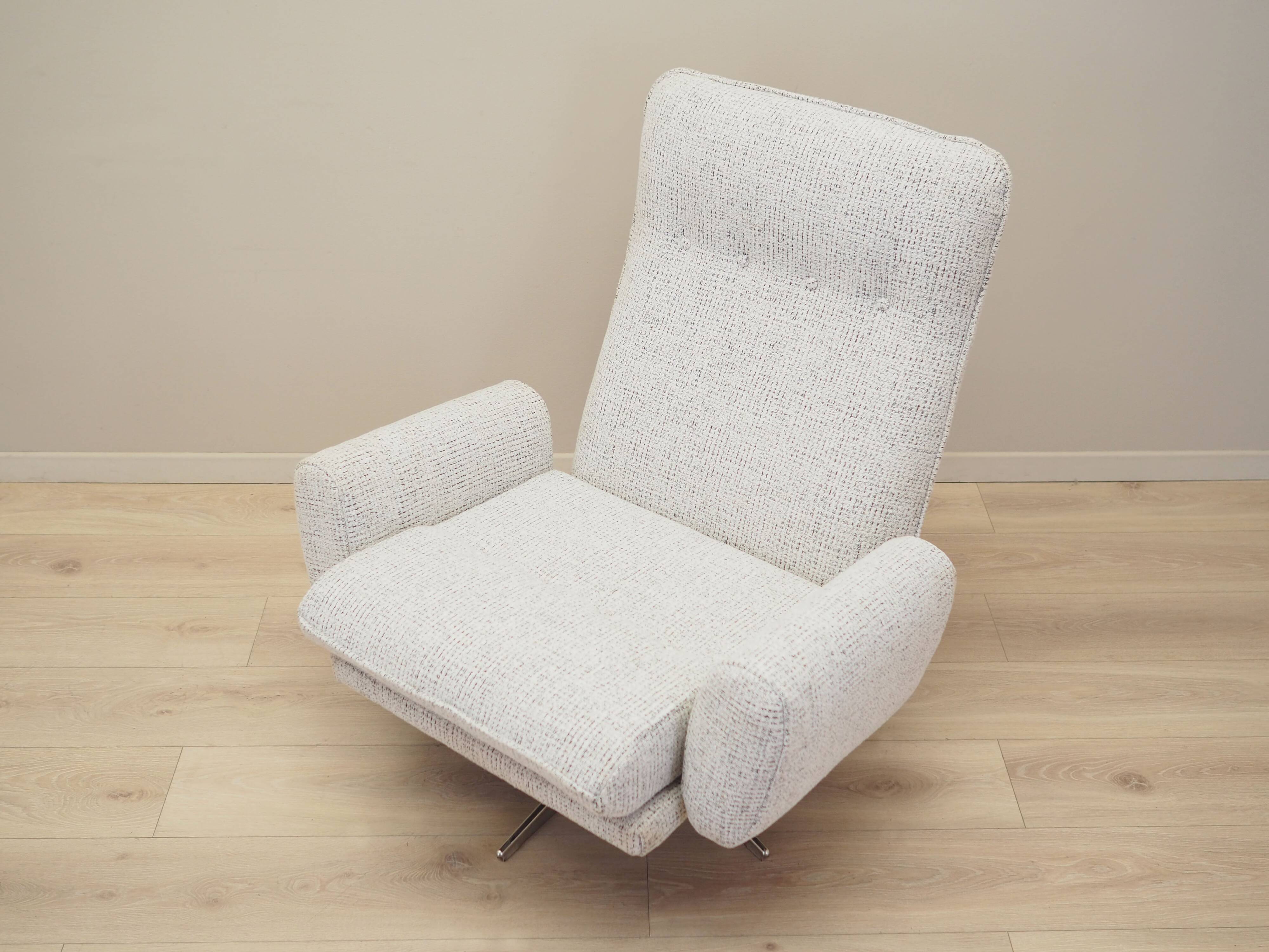 Swivel chair, Italian design, 1970s, produced in Italy