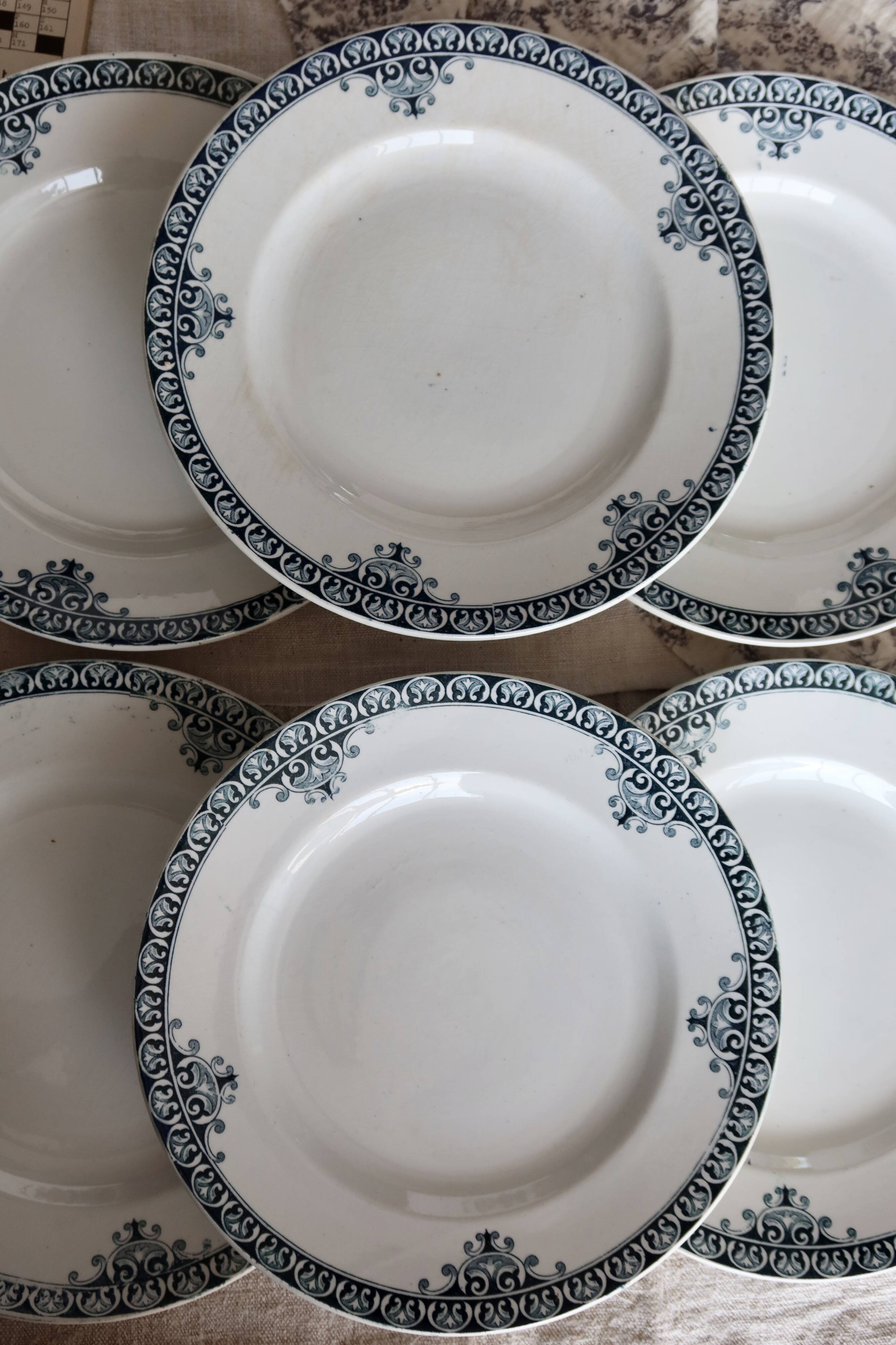 6 vintage ironstone flat plates – Adrianople series