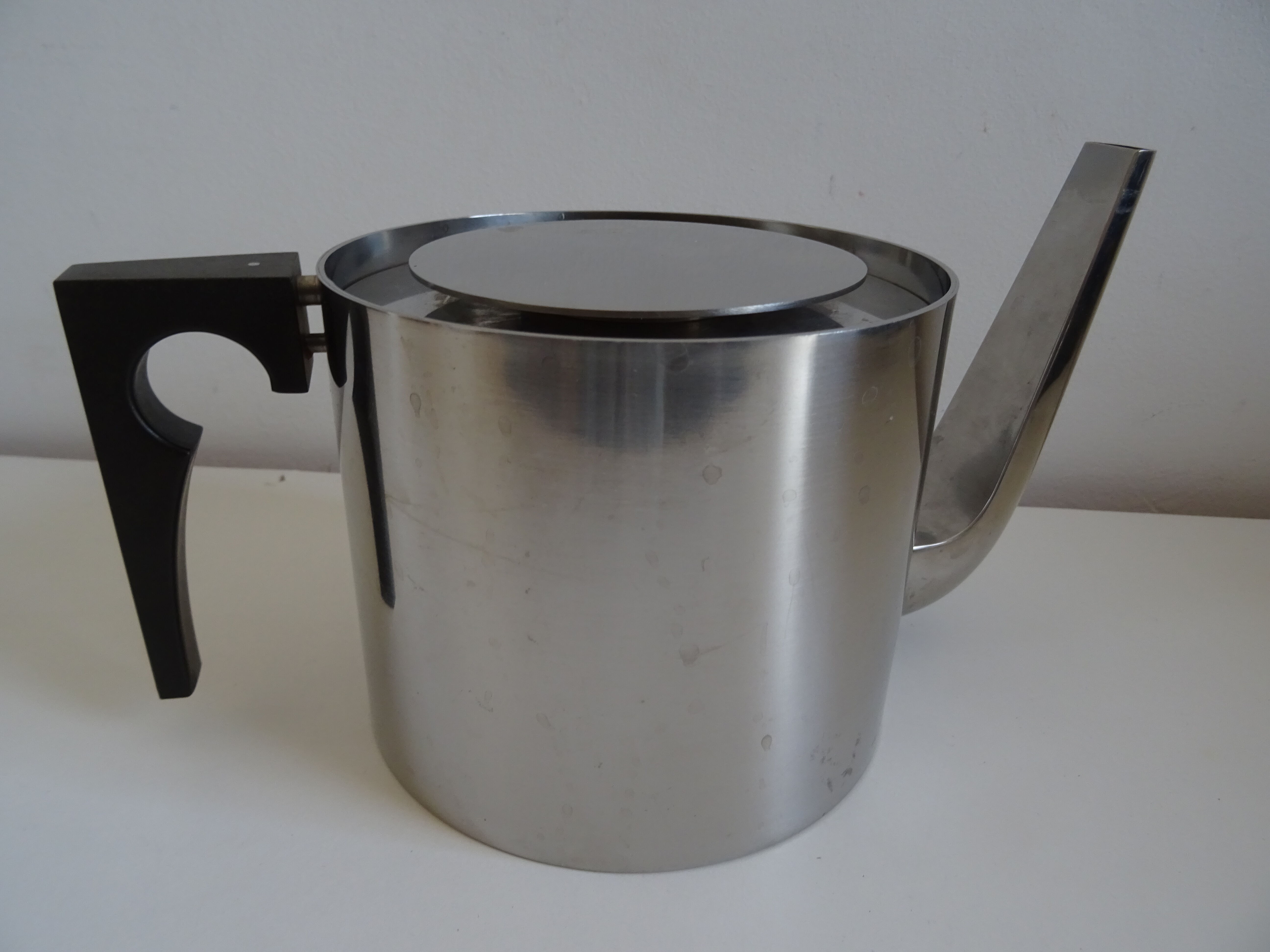Teapot Cylinda line design Arne Jacobsen Stelton Vintage Scandinavian