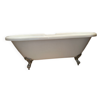 CHELSEA white free-standing bathtub