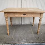 wooden dining table, vintage, turned legs, firm table style