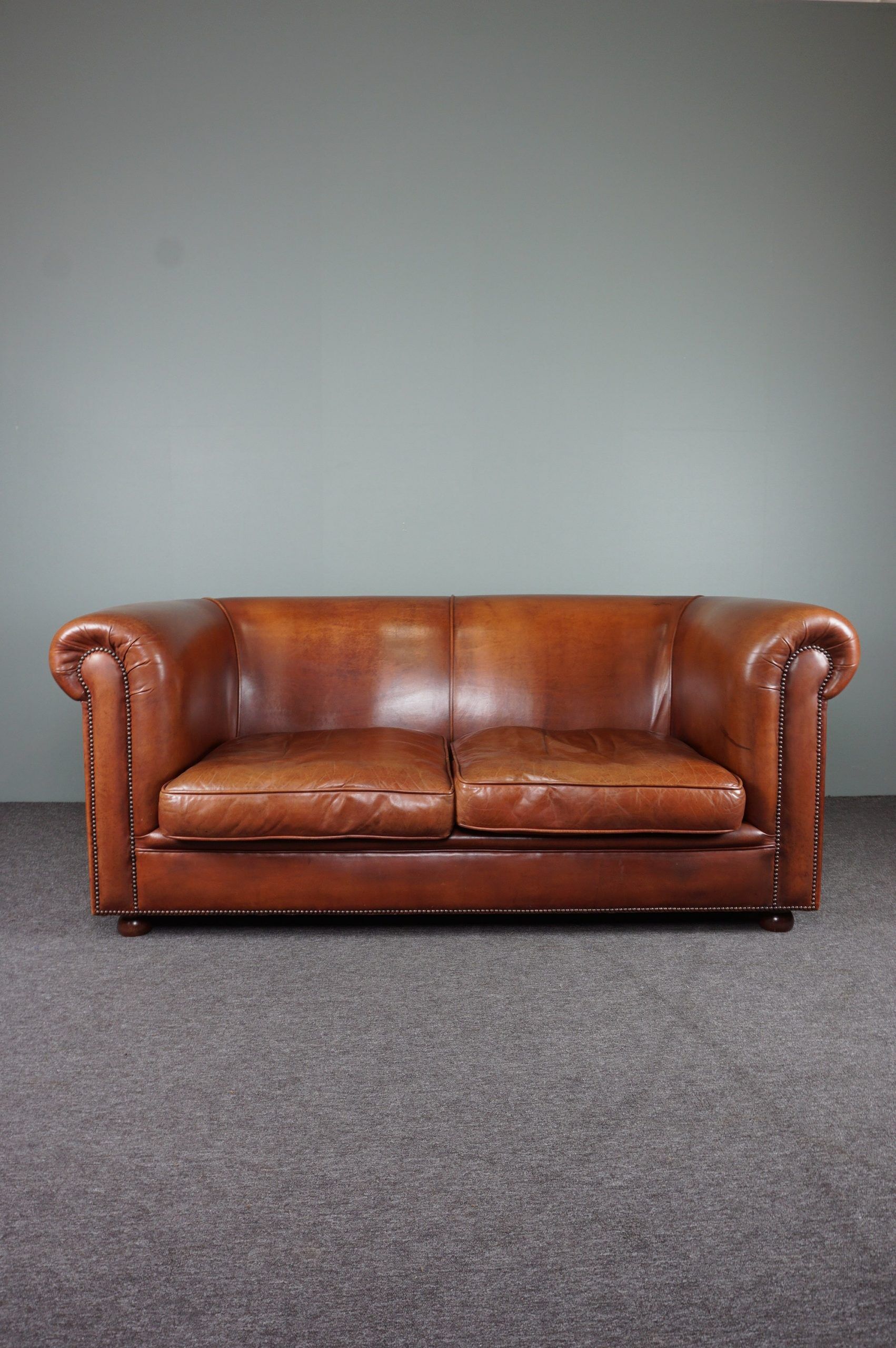 Chesterfield 2.5 seater sofa in smooth cowhide leather