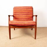 Pair of Danish armchairs in solid teak and fabric, Svend Aage Eriksen 1960.