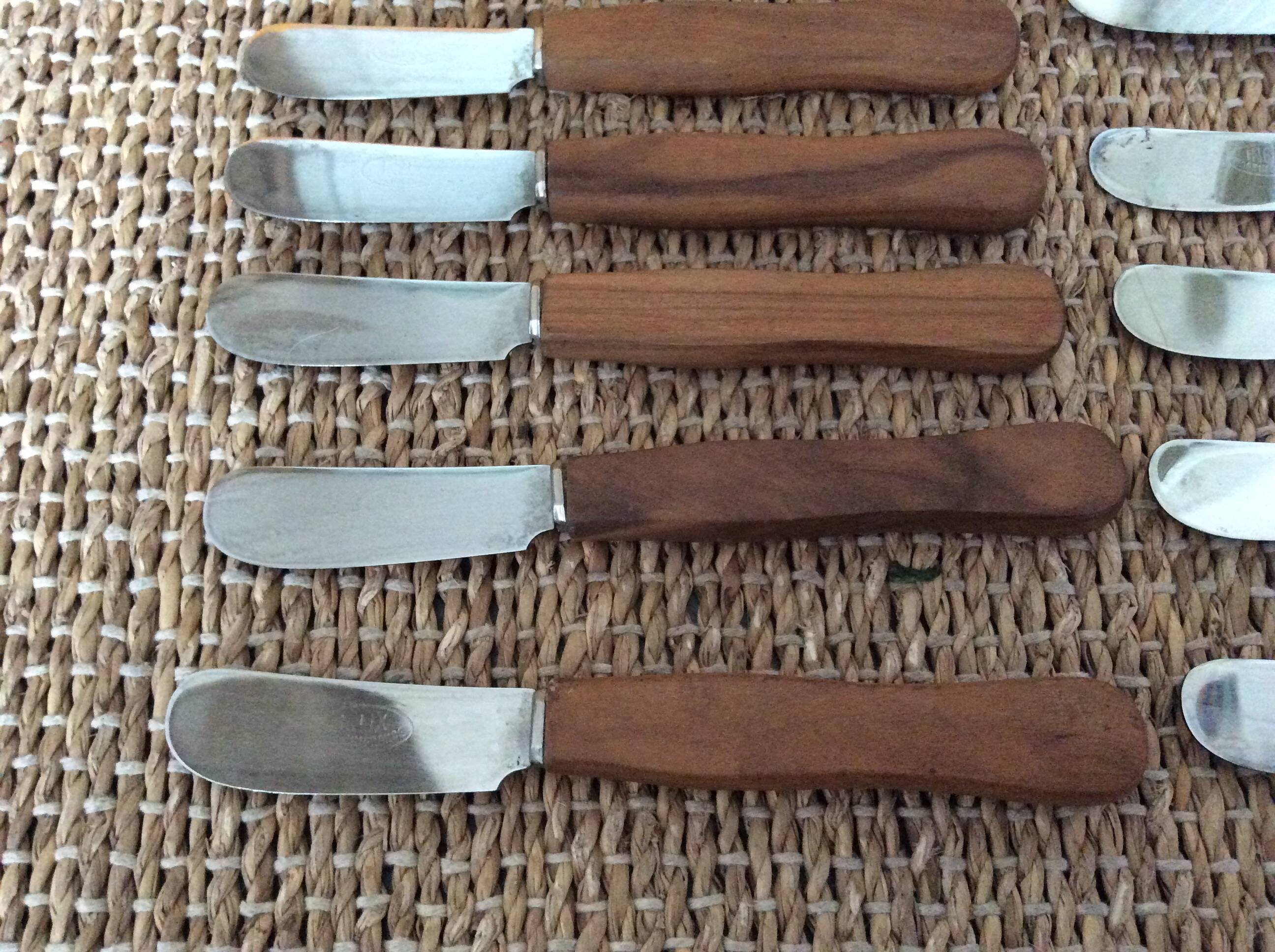 12 couteaux à fromage