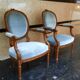 Paire de fauteuils medaillon de style Louis XVI