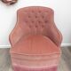 Armchair toad and its footrest in old pink velvet