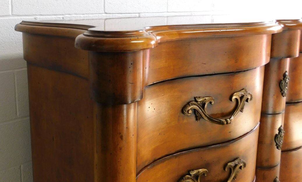 Century Furniture Traditional 8-Drawer Fruitwood Dresser/Chest of Drawers