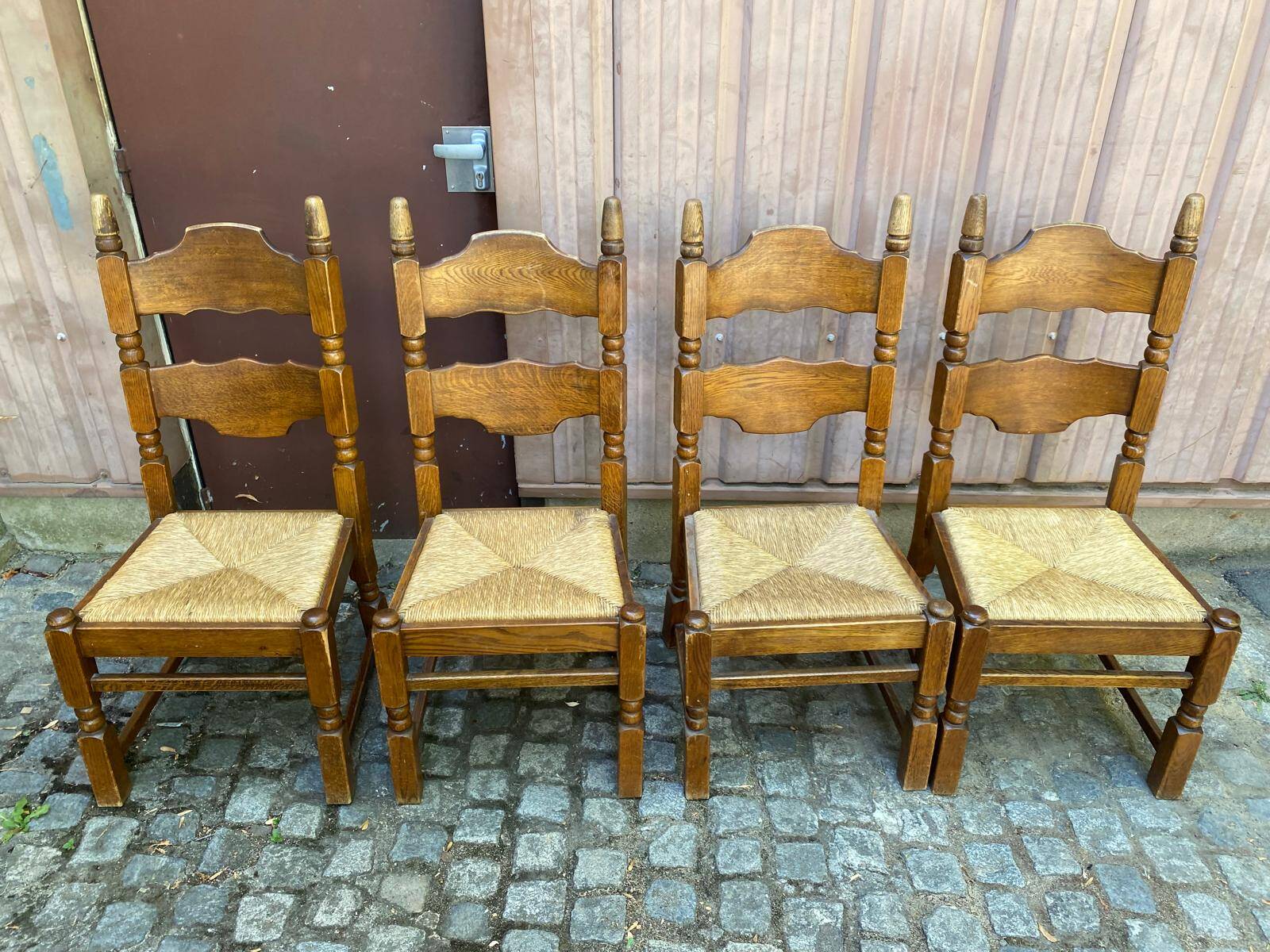 4 chaises à manger bois massif et paille 1960