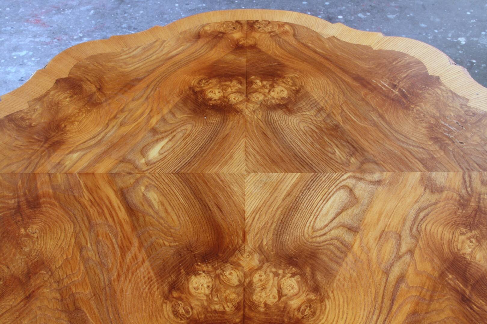 Vintage Figured Burr Walnut Pie Crust Coffee Table, 1920s