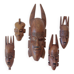 5 petits masques africains,