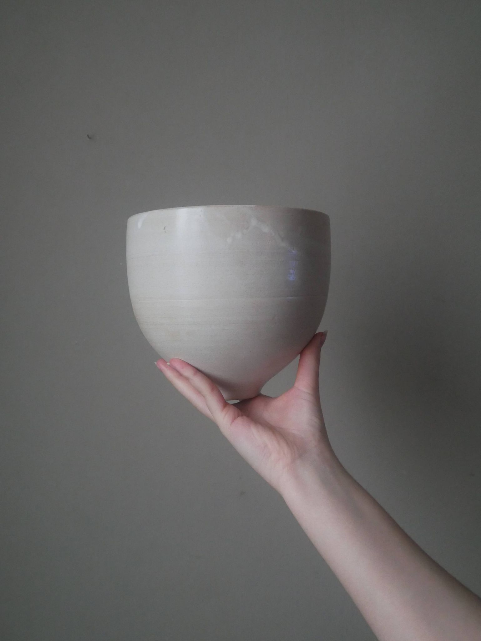 Japandi ceramic salad bowl, second-hand artisanal pottery
