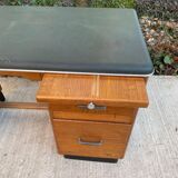 Scandinavian extendable desk in solid oak wood and green leather