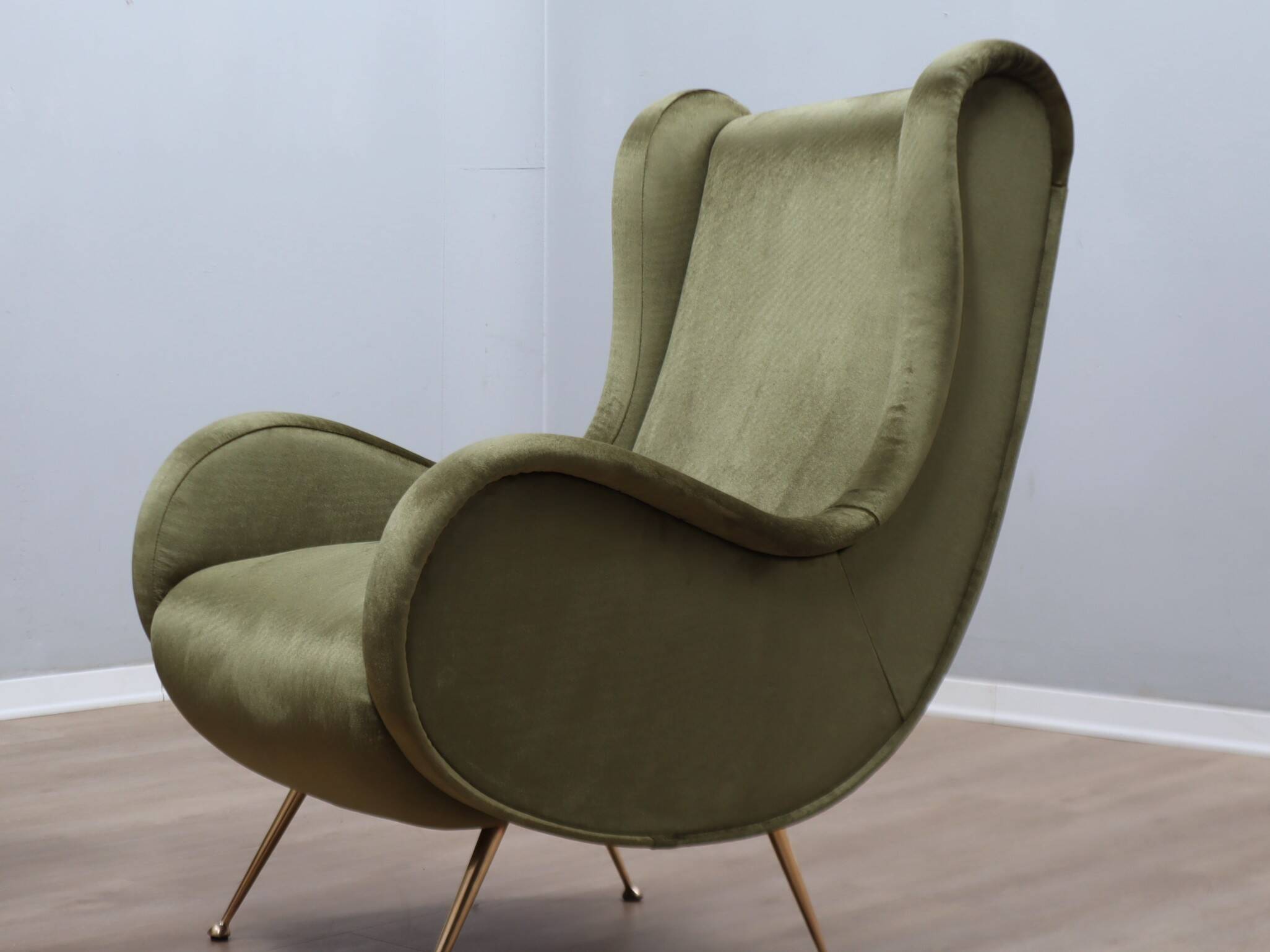 Fauteuil italien des années 1950 style Senior Zanuso en velours vert.