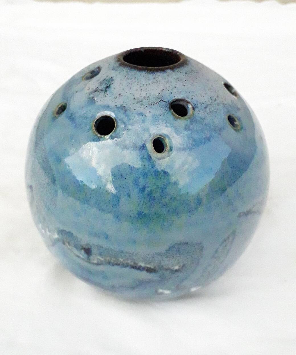 Ceramic flower vase
