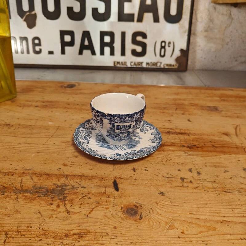 Tasse et soucoupe anglaise vintage