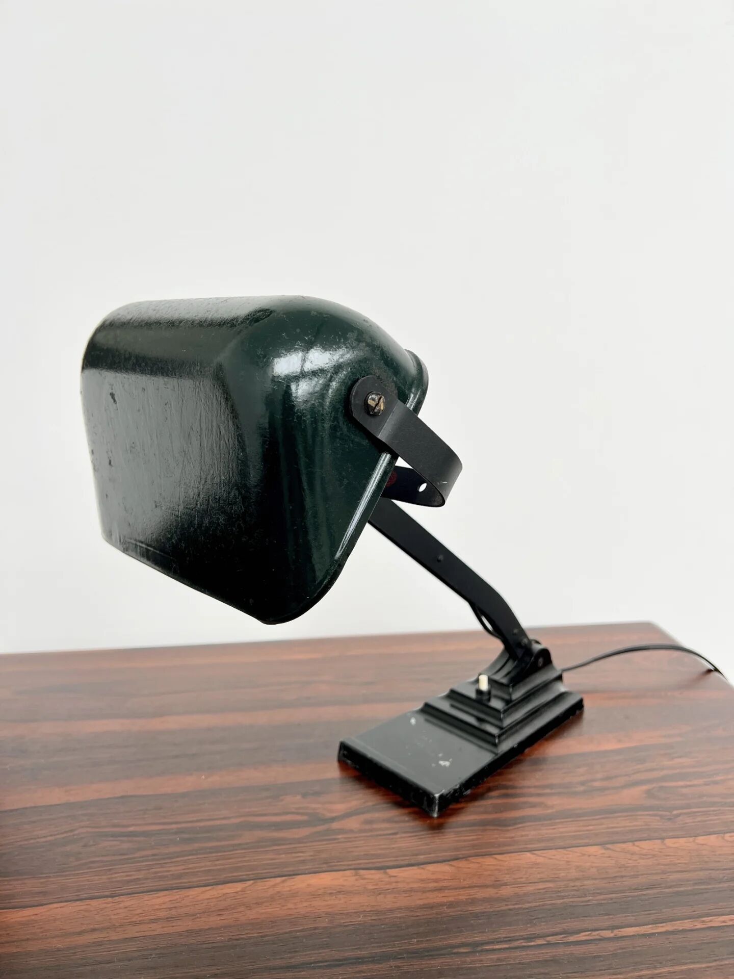Lampe de bureau articulée ERPE — Vert foncé tout métal, Belgique, années 30-40